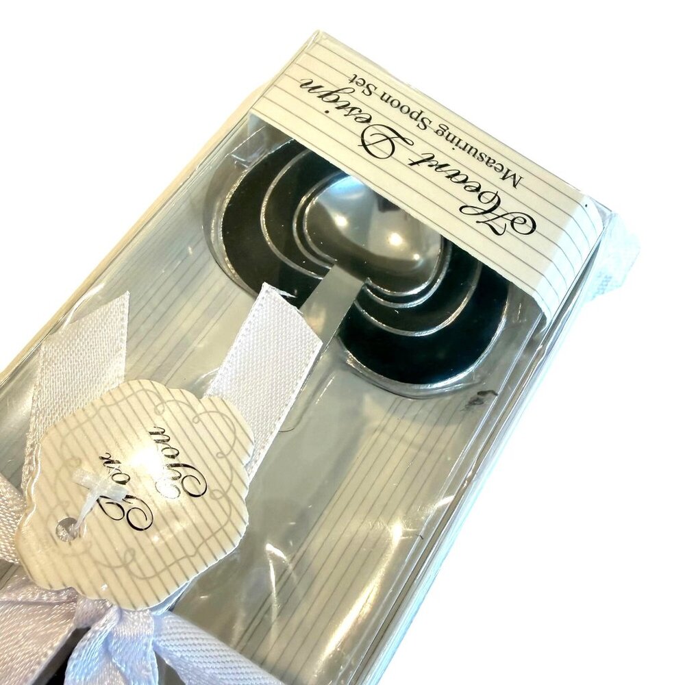 Heart Shaped Measuring Spoon Set NEW Metal Silver Gift Tag Baking Gifting Design - Picture 2 of 4